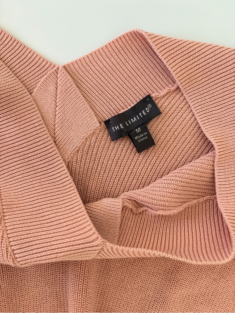 The Limited V-Neck Sweater in Dusty Rose - Picture 3 of 4